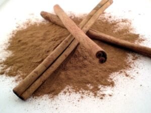 Cinnamon Powder & Cinnamon Sticks